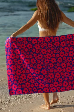 Ginny Vibrant Towel