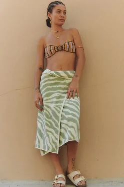 Tigre Premium Woven Towel